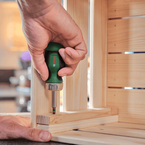 Bosch Stubby Bit Ratchet Screwdriver With 6 bits
