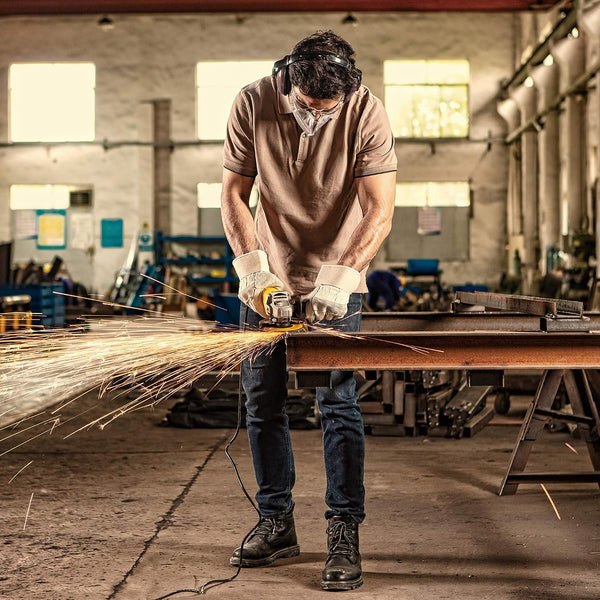 Stanley, Stanley STGS9125, STGS9125 Angle Grinder, Stanley 5 Inch Grinder, 5 Inch Angle Grinder, 125mm Angle Grinder, 900W Angle Grinder, Stanley Angle Grinder, Small Angle Grinder, Electric Angle Grinder, Corded Angle Grinder, Metal Cutting Grinder, Metal Grinding Machine, Welding Grinder, Fabrication Grinder, 11,000 RPM Grinder, M14 Angle Grinder, Metal Cutting Tool, Grinding Machine, Deburring Grinder, Workshop Grinder, Industrial Angle Grinder, Professional Grinder, Stanley Power Tools