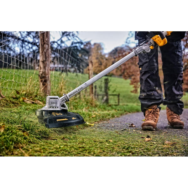DeWALT Brushless String Trimmer With Folding Shaft DCMST561N 18V-XR (Includes 5Ah Battery & Charger)