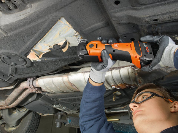 Fein AMM 700, Fein AMM 700 1.7 Q, 71293761000, 18V Cordless MultiTool, AMPShare MultiTool, Fein MultiMaster, Cordless Oscillating MultiTool, QuickIN MultiTool, Brushless MultiTool, Automotive MultiTool, Car Body Tool, Window Cutting Tool, Auto Glass Tool, Vehicle Repair Tool, Oscillating Tool, Fein PowerDrive, L-BOXX MultiTool, Professional Automotive Tool, Cordless Automotive Tool