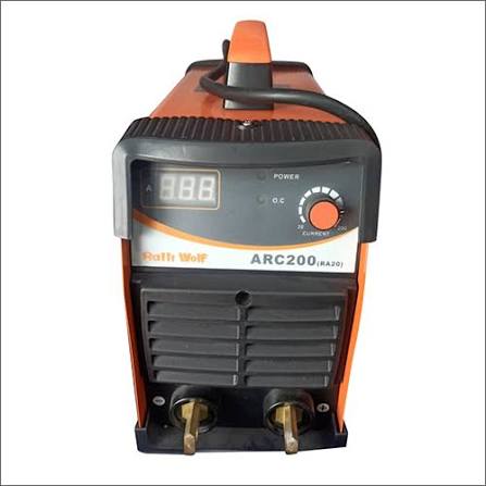 Ralli Wolf RA20 ARC 200 200A MOSFET inverter welding machine with 230V single-phase input for fabrication, workshop welding, and maintenance.