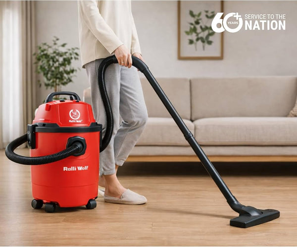 Ralli Wolf RVC-12L 1200W wet and dry vacuum cleaner with 12-litre tank, copper motor, 18 kPa suction power, blowing function and cleaning accessories.