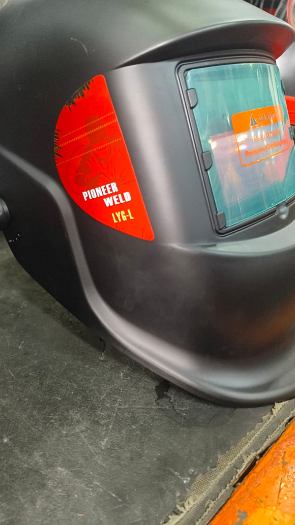 PIONNER AUTO-DARK WELDING HELMET